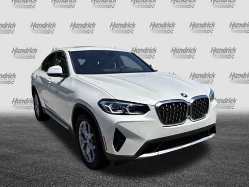 Certified 2025 BMW X4 xDrive30i AWD/4WD image 2