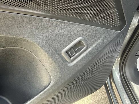 Used 2025 Volkswagen Tiguan SE R-Line AWD/4WD image 19