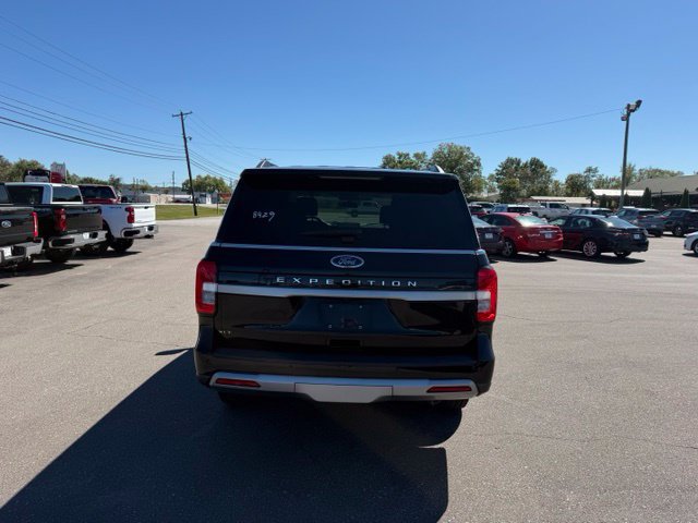 Used 2024 Ford Expedition XLT AWD/4WD image 7