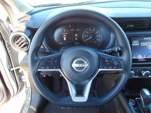 Used 2023 Nissan Kicks SV FWD image 15