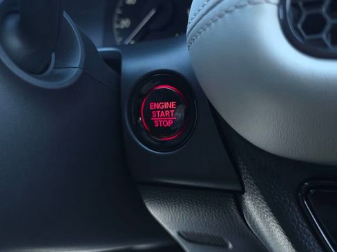 New 2026 Honda HR-V LX image 32