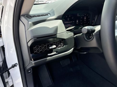 Certified 2025 Honda Accord EX-L image 11