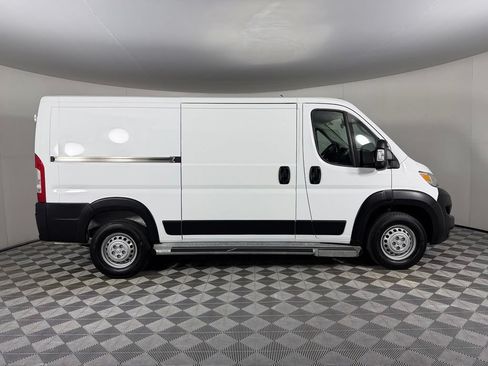 Used 2025 RAM ProMaster 2500 w/ U-Haul Equipment Group FWD image 6