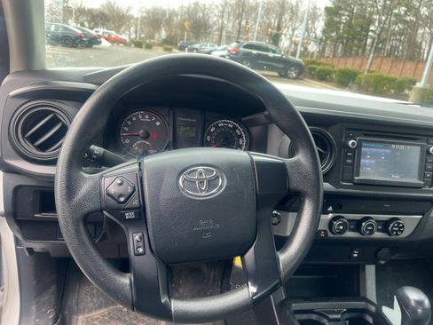 Used 2016 Toyota Tacoma SR image 21
