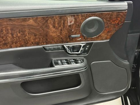 Used 2017 Jaguar XJ R-Sport image 45