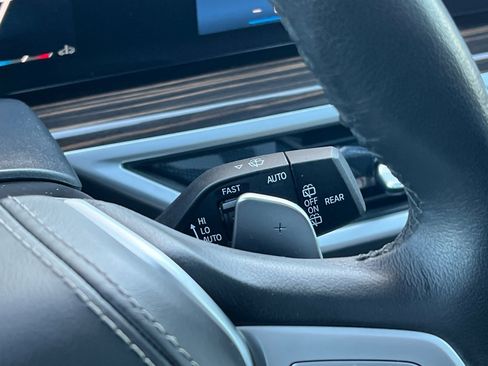 Used 2025 BMW X7 xDrive40i w/ Climate Comfort Package image 38