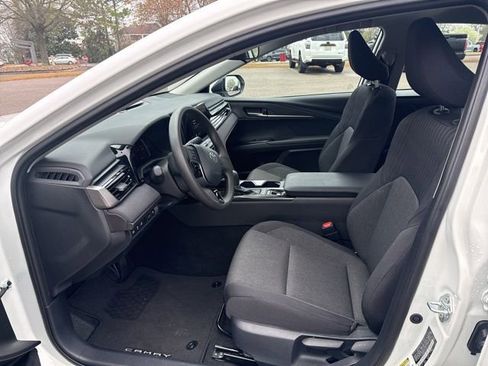 Used 2025 Toyota Camry LE image 21