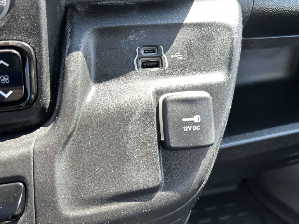 Used 2025 RAM ProMaster 2500 w/ Convenience Group FWD image 15