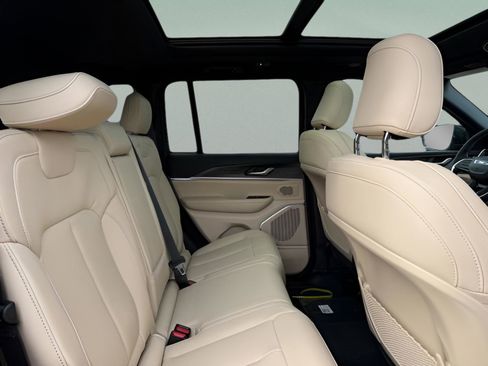 New 2026 Jeep Grand Cherokee Limited AWD/4WD image 13