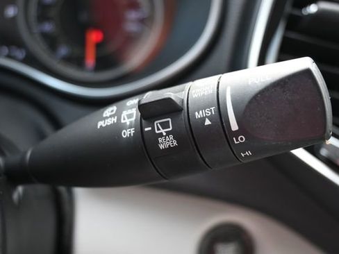 Used 2019 Jeep Cherokee Limited AWD/4WD image 35