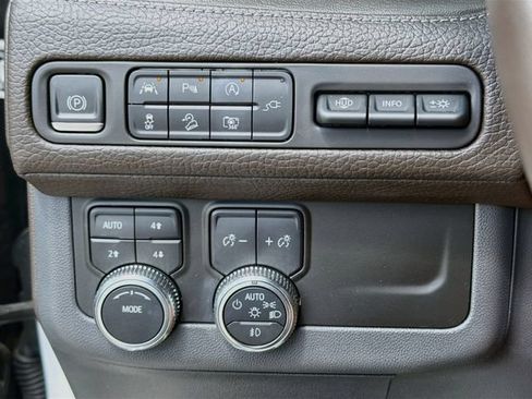 Used 2022 GMC Yukon Denali AWD/4WD image 37