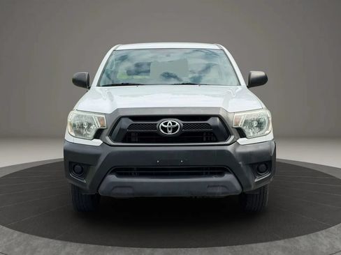 Used 2014 Toyota Tacoma 2WD Regular Cab image 2