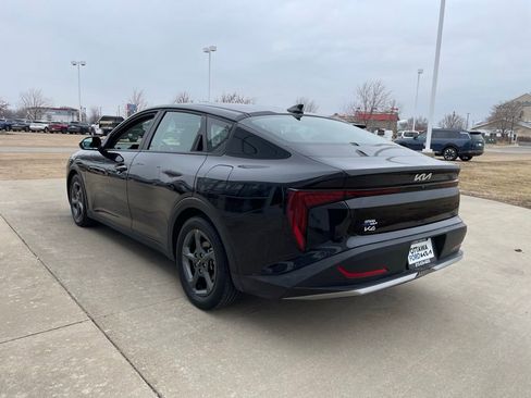 Used 2025 Kia K4 LXS image 7