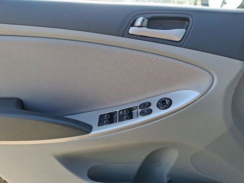 Used 2016 Hyundai Accent SE image 11