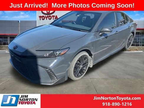 Used 2025 Toyota Camry SE w/ Multimedia Upgrade Package image 2