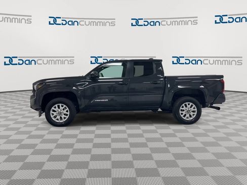 Used 2024 Toyota Tacoma SR5 AWD/4WD image 5