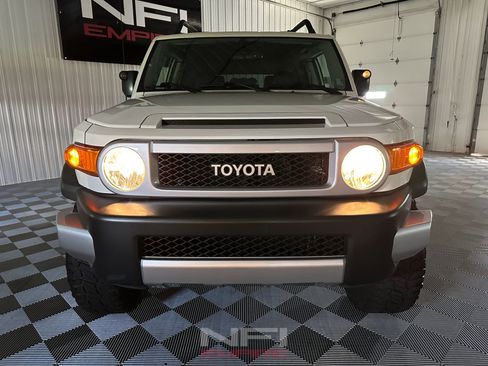 Used 2013 Toyota FJ Cruiser 4WD w/ Upgrade Pkg image 48