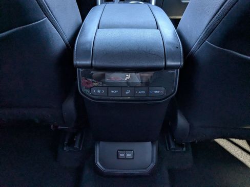Used 2024 Toyota Highlander XSE FWD image 27
