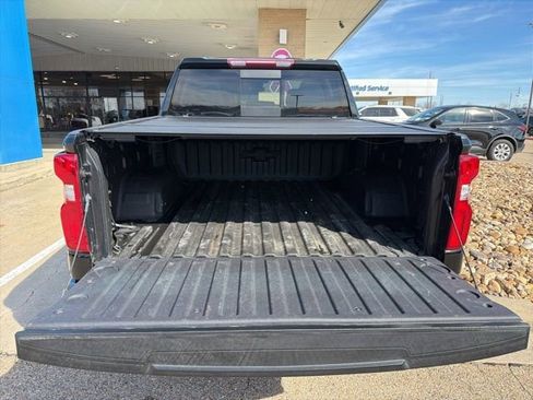 Used 2022 Chevrolet Silverado 1500 LT Trail Boss w/ LT Trail Boss Premium Package image 12