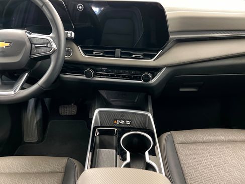 Certified 2025 Chevrolet Equinox LT w/ Convenience Package II image 14