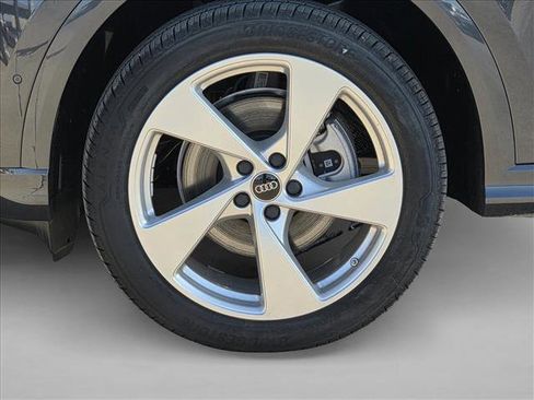 New 2025 Audi Q5 Premium Plus image 9