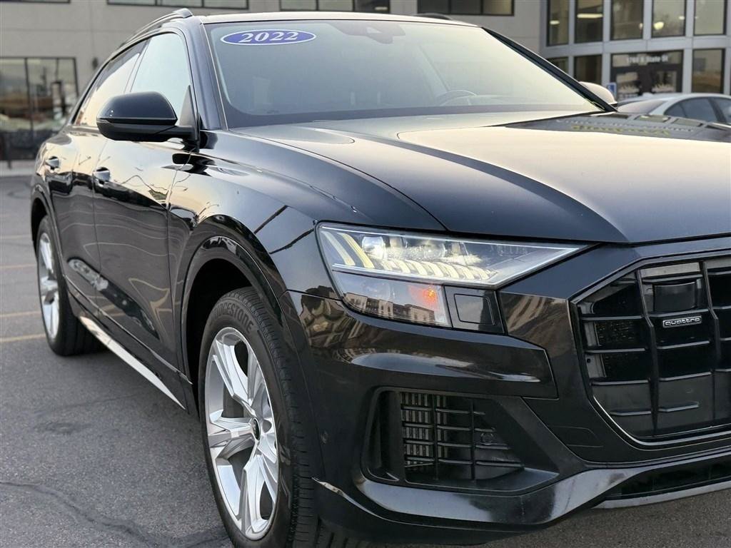 Used 2022 Audi Q8 Prestige w/ Prestige Package AWD/4WD image 9