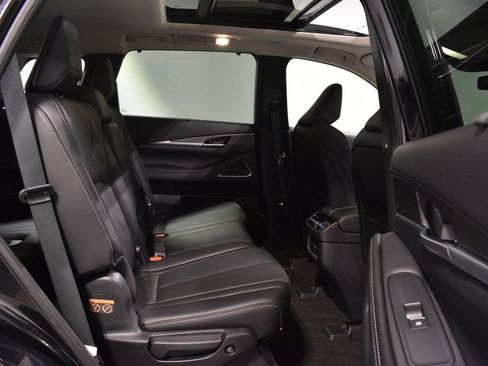 Certified 2025 INFINITI QX60 Luxe w/ Vision Package image 29