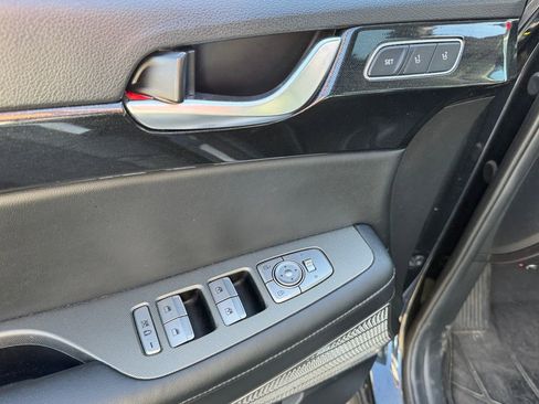 Used 2021 Hyundai Palisade Limited w/ Winter Package FWD image 9