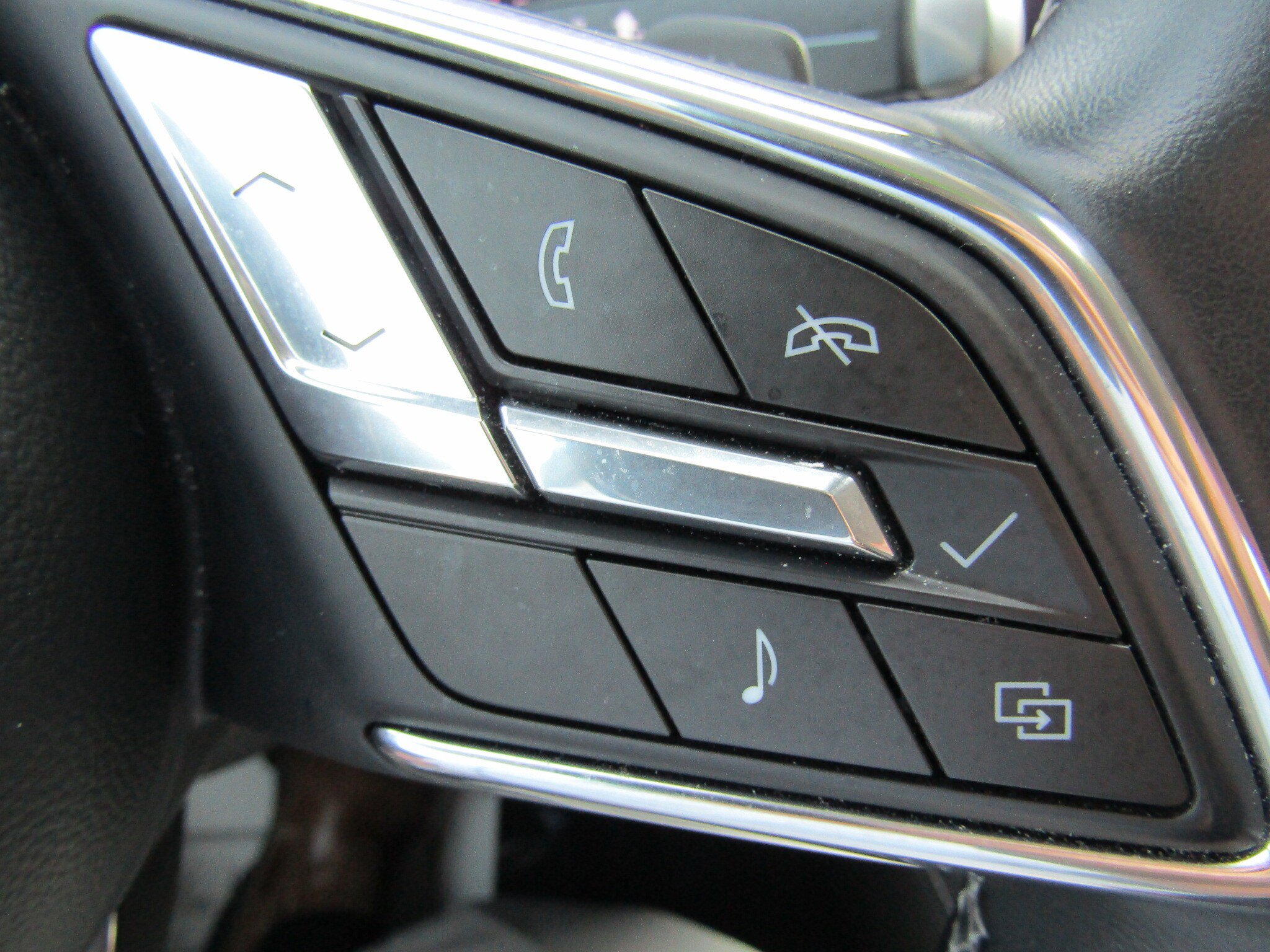Used 2024 Buick Envision Preferred AWD/4WD image 26