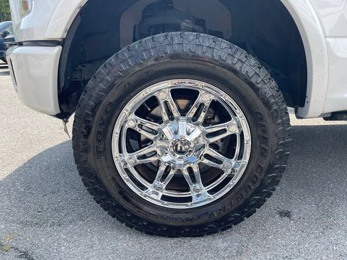 Used 2016 Ford F150 Platinum w/ Equipment Group 701A Luxury AWD/4WD image 17