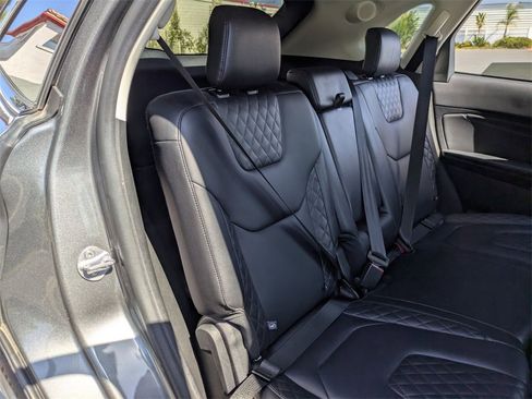Used 2024 Ford Edge Titanium image 28
