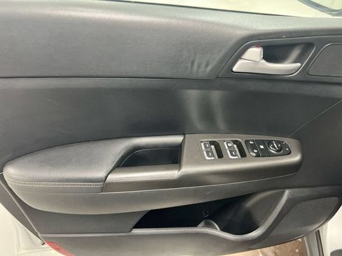 Used 2018 Kia Sportage LX AWD/4WD image 21
