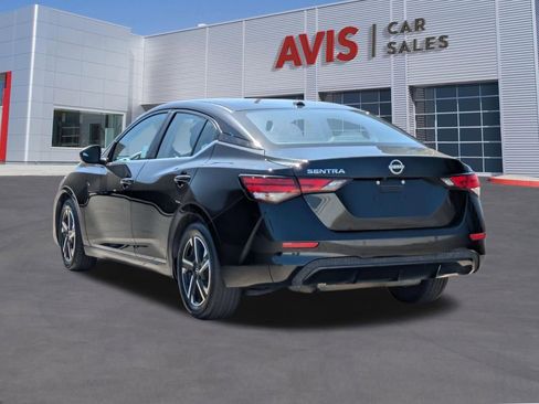 Used 2025 Nissan Sentra SV FWD image 9