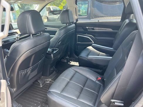 Used 2022 Kia Telluride EX w/ EX Premium Package AWD/4WD image 10