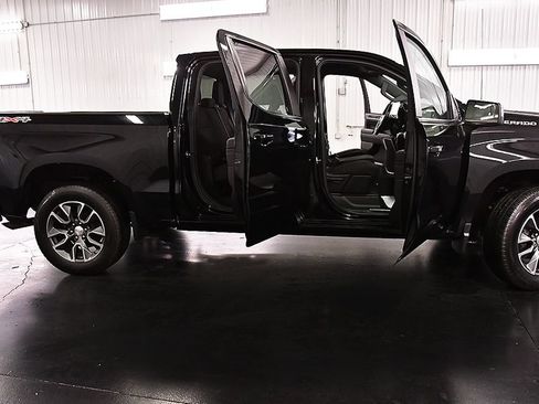 Used 2022 Chevrolet Silverado 1500 LT AWD/4WD image 30