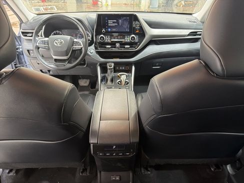 Used 2023 Toyota Highlander L image 26