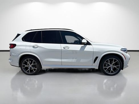 Used 2023 BMW X5 sDrive40i w/ M Sport Package RWD image 2