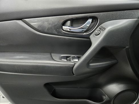 Used 2016 Nissan Rogue SL w/ SL Premium Package image 14