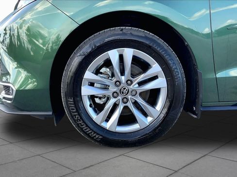 Used 2026 Toyota Sienna Limited FWD image 11