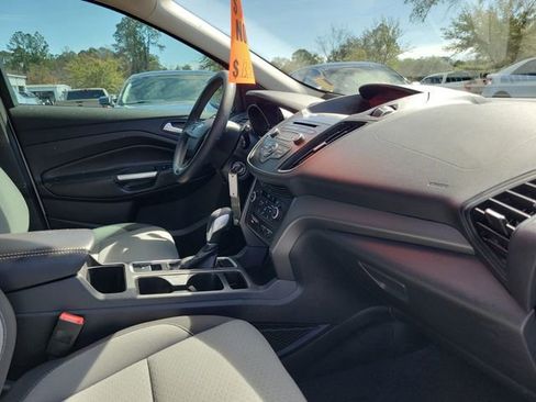 Used 2018 Ford Escape SE image 32
