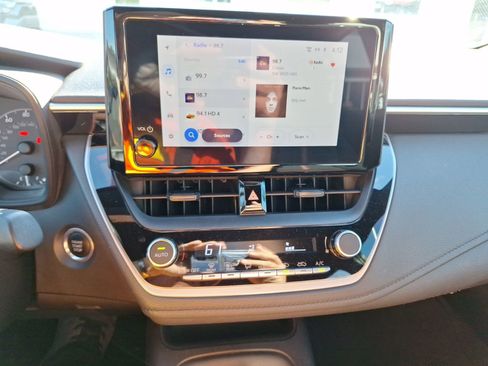 Used 2023 Toyota Corolla SE image 28