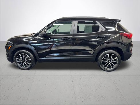 Used 2025 Chevrolet TrailBlazer LT AWD/4WD image 3