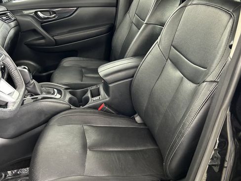 Used 2019 Nissan Rogue SL AWD/4WD image 12