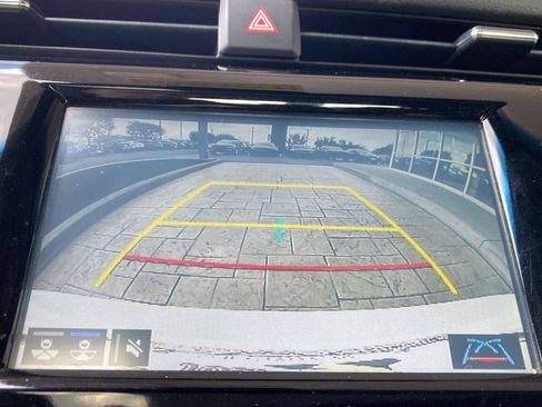Used 2019 Toyota Camry SE w/ Convenience Package FWD image 28