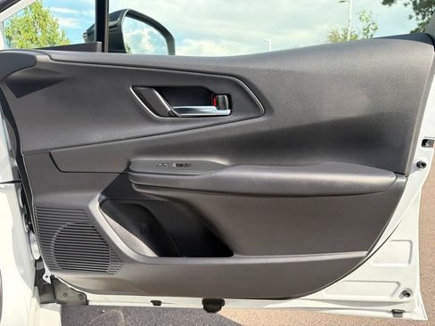 Used 2025 Toyota Prius Plug-In Hybrid FWD image 11