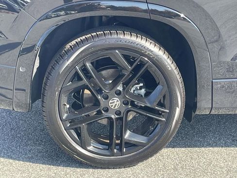 New 2026 Volkswagen Tiguan SE R-Line FWD image 7