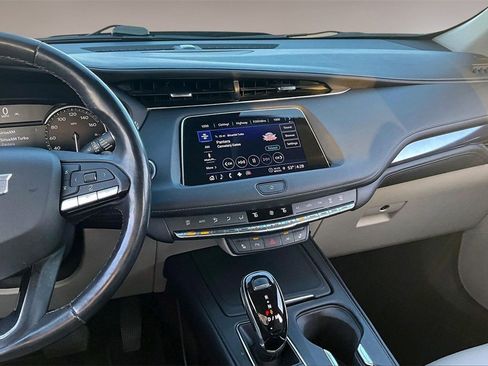 Used 2023 Cadillac XT4 Luxury w/ Cold Weather Package image 6
