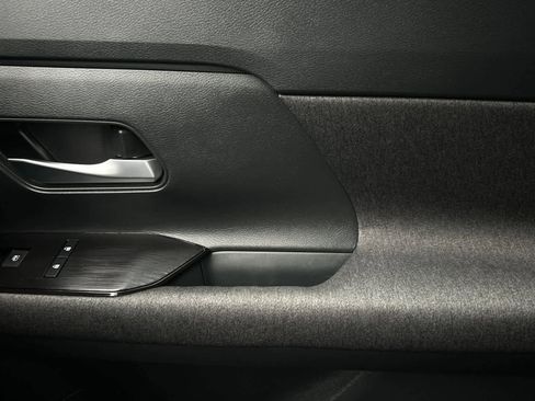 Certified 2025 Nissan Kicks SV image 20