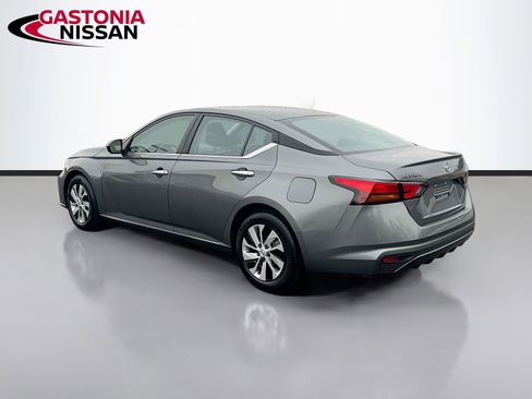 Used 2024 Nissan Altima 2.5 S FWD image 6