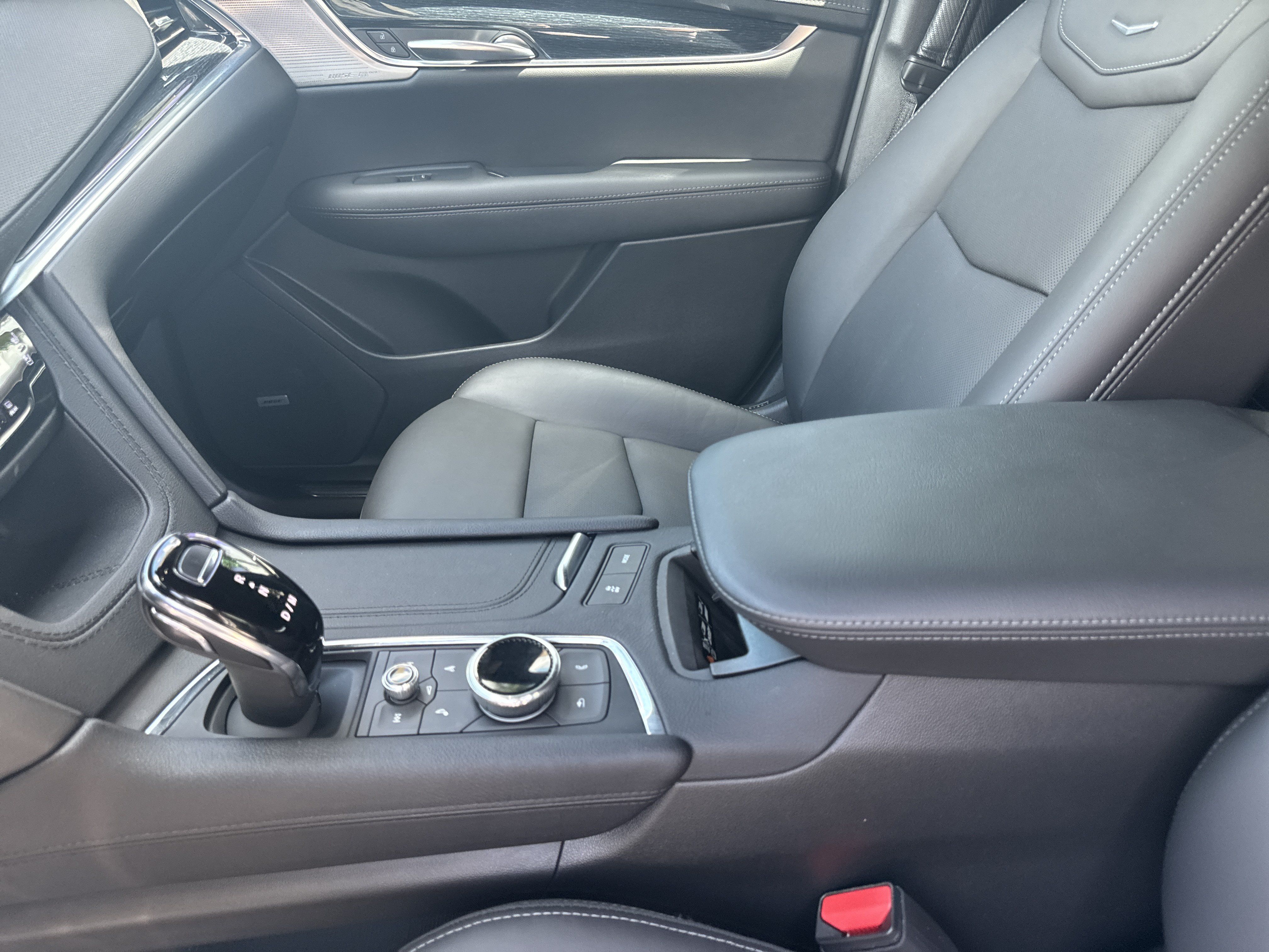Certified 2024 Cadillac XT5 Premium Luxury w/ Technology Package FWD image 24